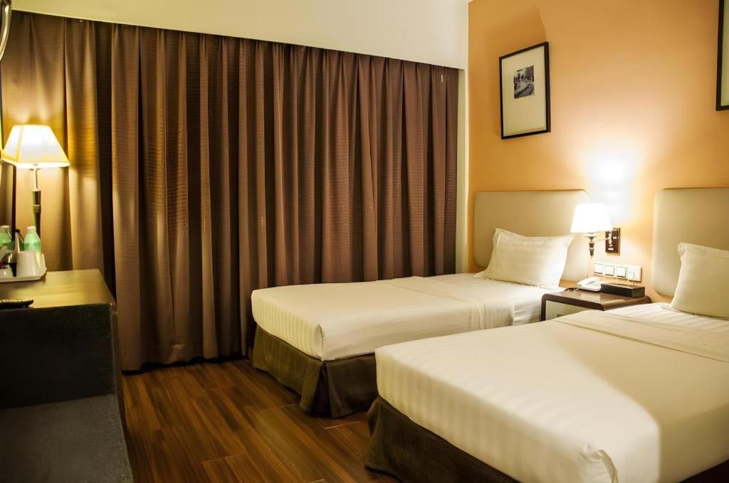 Ritz Garden Hotel Ипох Екстериор снимка