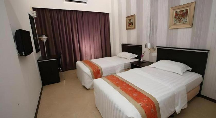 Ritz Garden Hotel Ипох Екстериор снимка