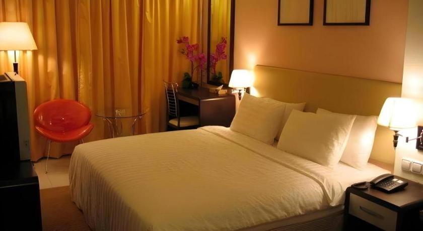 Ritz Garden Hotel Ипох Екстериор снимка