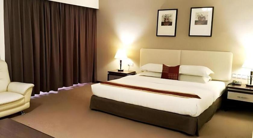 Ritz Garden Hotel Ипох Екстериор снимка