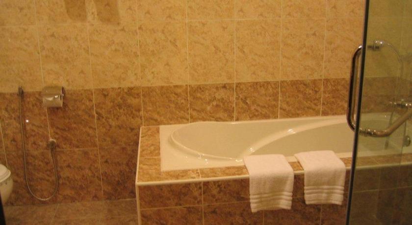 Ritz Garden Hotel Ипох Екстериор снимка