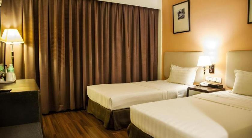 Ritz Garden Hotel Ипох Екстериор снимка