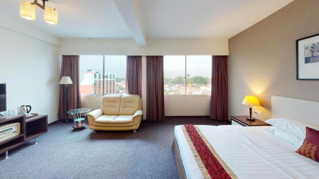 Ritz Garden Hotel Ипох Екстериор снимка