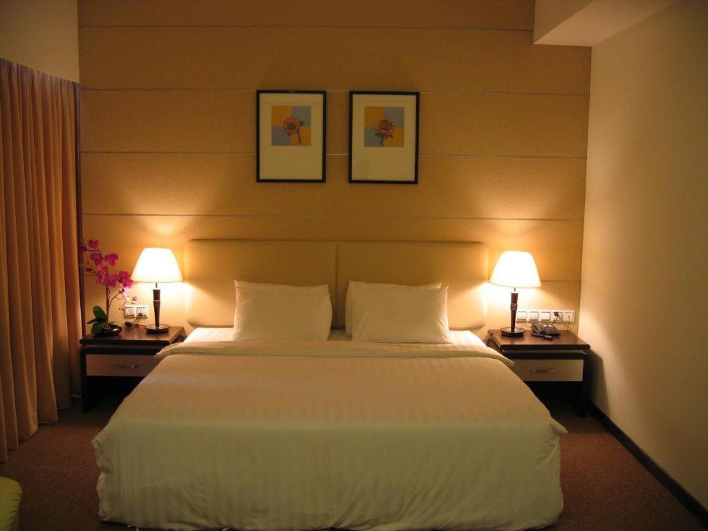 Ritz Garden Hotel Ипох Екстериор снимка