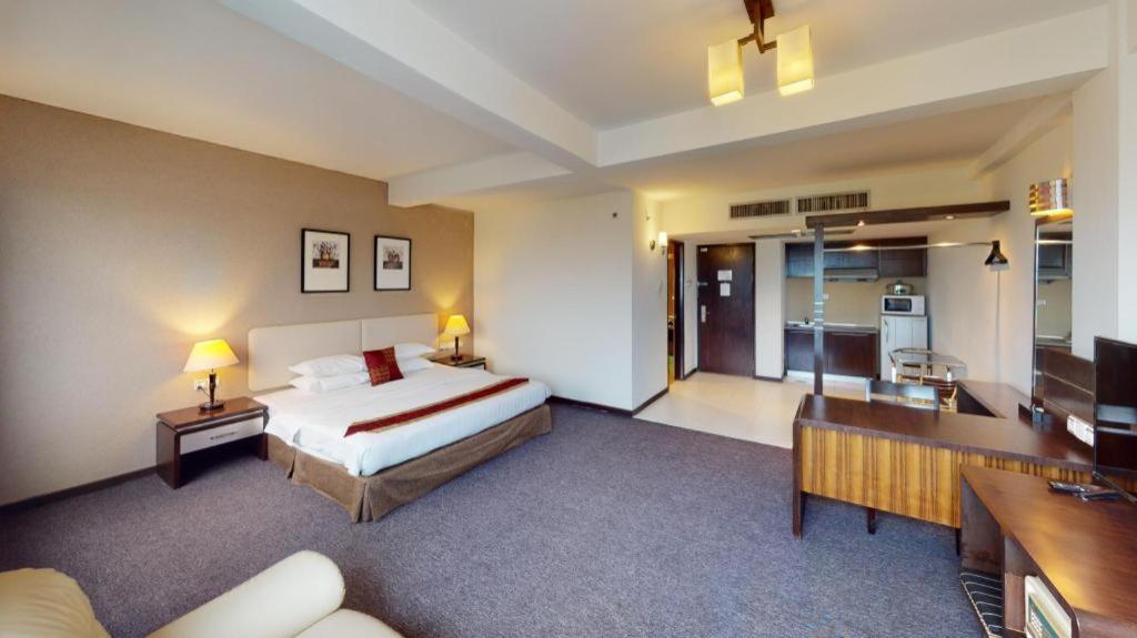 Ritz Garden Hotel Ипох Екстериор снимка