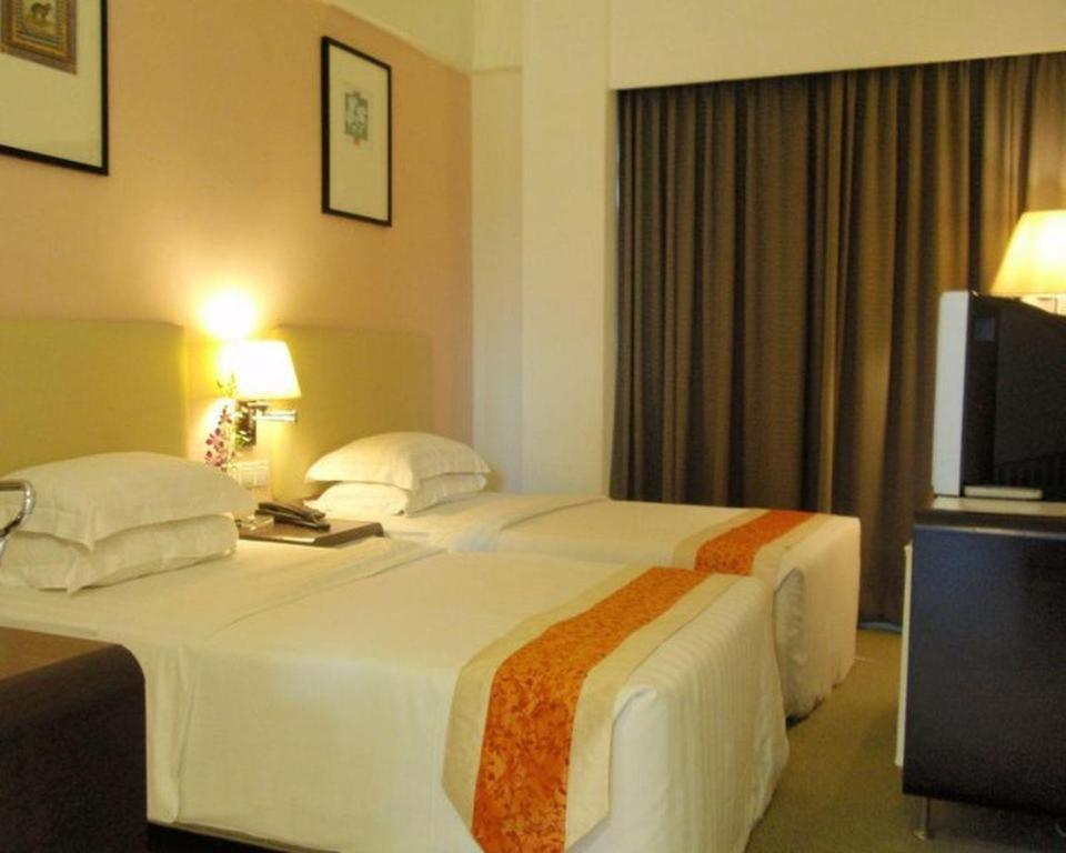 Ritz Garden Hotel Ипох Екстериор снимка