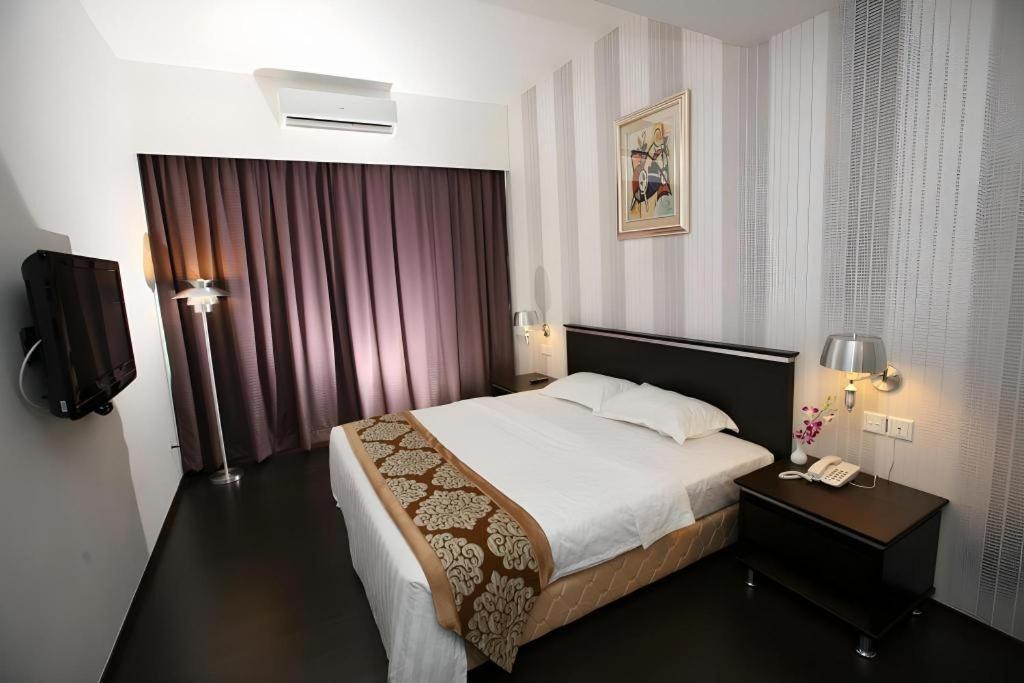 Ritz Garden Hotel Ипох Екстериор снимка